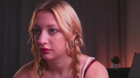 Mila online show from 10-03-25, 03:09