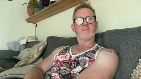 Snapshot of ruedog72 chatting on 07-08-26, 07:29 ruedog72 online show from 07-08-26, 07:29