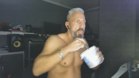 Snapshot of ruffi77 chatting on 01-17-25, 02:50 Chico que rico Caliente online show from 01-17-25, 02:50