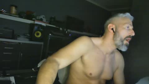 Snapshot of ruffi77 chatting on 01-23-25, 05:24 Chico que rico Caliente online show from 01-23-25, 05:24