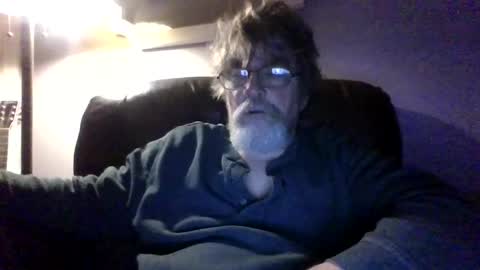 Snapshot of runningaround60 chatting on 06-02-26, 02:57 runningaround60 online show from 06-02-26, 02:57
