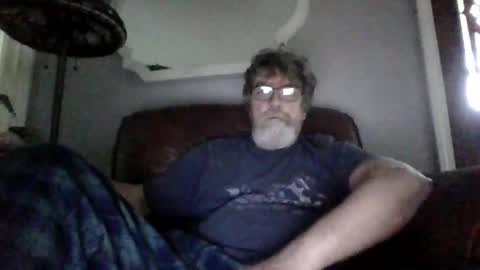 Snapshot of runningaround60 chatting on 06-06-26, 10:31 runningaround60 online show from 06-06-26, 10:31