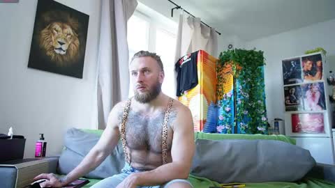 Snapshot of rusbigpaul chatting on 05-02-26, 07:13 Paul online show from 05-02-26, 07:13