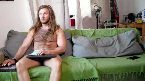Snapshot of rusbigpaul chatting on 05-19-26, 06:09 Paul online show from 05-19-26, 06:09