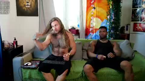 Snapshot of rusbigpaul chatting on 06-20-26, 06:16 Paul online show from 06-20-26, 06:16