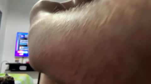 Snapshot of rusito70 chatting on 02-06-25, 04:31 rusito70 online show from 02-06-25, 04:31