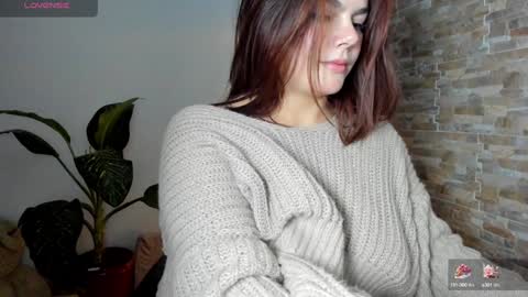 Snapshot of russcurley chatting on 12-25-24, 11:42 Lorenn online show from 12-25-24, 11:42