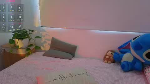 Snapshot of russcurley chatting on 07-13-26, 09:17 Lorenn online show from 07-13-26, 09:17