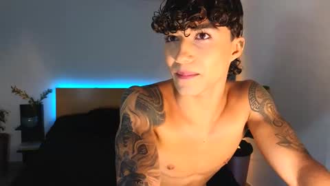 Snapshot of russell_adams_ chatting on 09-16-25, 10:44 R U S S E L L online show from 09-16-25, 10:44