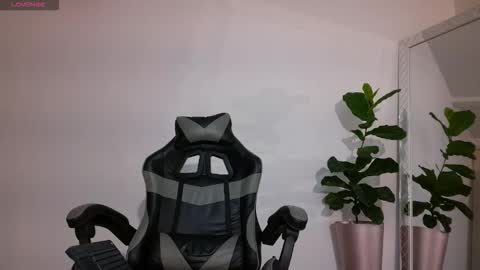  R U S S E L L  online show from 11-14-25, 09:52