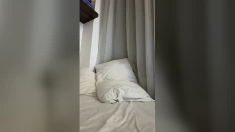 Snapshot of russo_fox chatting on 05-25-26, 11:55 russo_fox online show from 05-25-26, 11:55
