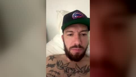 Snapshot of russo_fox chatting on 06-16-26, 04:04 russo_fox online show from 06-16-26, 04:04