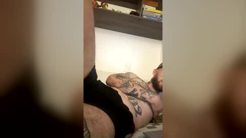 Snapshot of russo_fox chatting on 06-19-26, 03:11 russo_fox online show from 06-19-26, 03:11