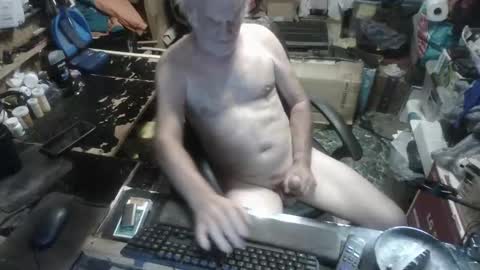 Russtenail21 online show from 09-13-25, 10:42