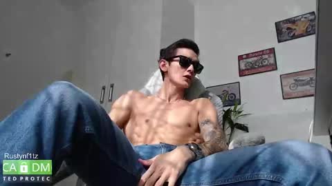 MillionDollarGuy online show from 10-01-25, 01:55