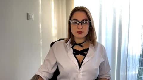 Snapshot of ruthless_111 chatting on 09-19-25, 03:56 Nika online show from 09-19-25, 03:56