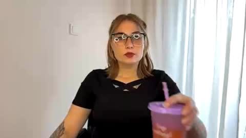 Snapshot of ruthless_111 chatting on 10-08-25, 01:31 Nika online show from 10-08-25, 01:31
