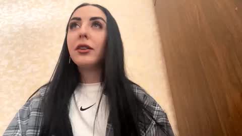 Snapshot of ruthmarron chatting on 11-06-25, 08:37 Cindy online show from 11-06-25, 08:37