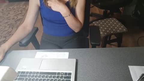 Snapshot of ruthpark chatting on 09-10-25, 03:34 Ruth online show from 09-10-25, 03:34