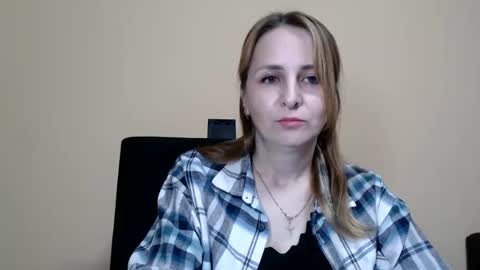 Snapshot of ruthpark chatting on 10-07-25, 06:49 Ruth online show from 10-07-25, 06:49