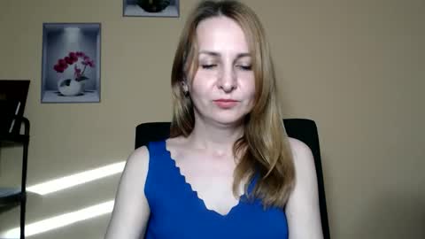 Snapshot of ruthpark chatting on 05-27-26, 04:37 Ruth online show from 05-27-26, 04:37