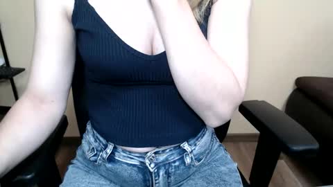 Snapshot of ruthpark chatting on 05-28-26, 03:20 Ruth online show from 05-28-26, 03:20