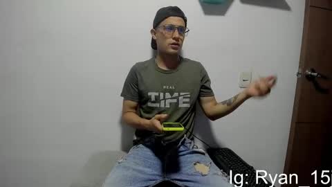 Snapshot of ryan15_ chatting on 06-02-26, 01:18 Ryan 15 online show from 06-02-26, 01:18