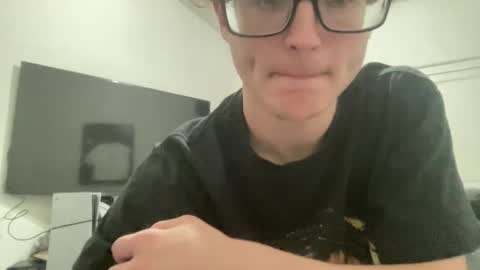 Snapshot of ryan287747 chatting on 02-24-25, 07:44 ryan online show from 02-24-25, 07:44