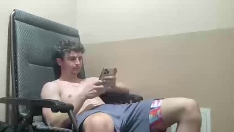 Snapshot of ryan287747 chatting on 10-10-25, 10:09 ryan online show from 10-10-25, 10:09