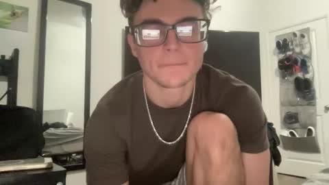 Snapshot of ryan287747 chatting on 11-26-25, 07:31 ryan online show from 11-26-25, 07:31