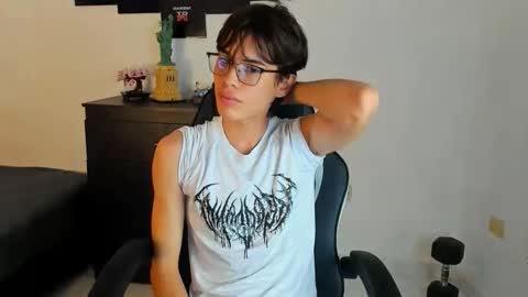 Snapshot of ryan_bronw chatting on 05-30-26, 04:53 Nathan online show from 05-30-26, 04:53