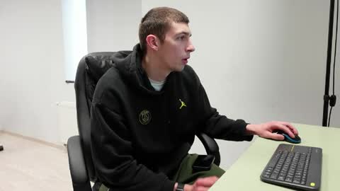 RYAN DOZER online show from 04-17-26, 05:43