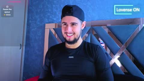 Snapshot of ryan_evanns chatting on 11-06-25, 11:55 R Y A N online show from 11-06-25, 11:55