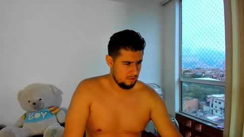 Snapshot of ryan_evanns chatting on 01-12-26, 11:26 R Y A N online show from 01-12-26, 11:26