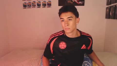 Snapshot of ryan_valentine17 chatting on 04-14-26, 06:36 ryan online show from 04-14-26, 06:36