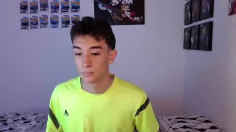 Snapshot of ryan_valentine17 chatting on 05-14-26, 08:15 ryan online show from 05-14-26, 08:15