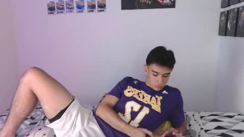 Snapshot of ryan_valentine17 chatting on 05-16-26, 07:34 ryan online show from 05-16-26, 07:34