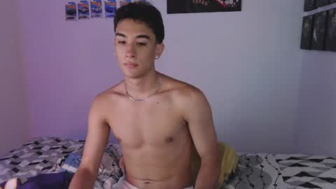 Snapshot of ryan_valentine17 chatting on 05-16-26, 07:45 ryan online show from 05-16-26, 07:45