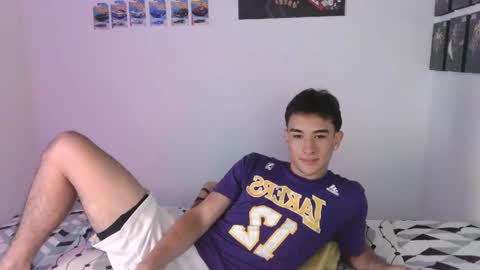 Snapshot of ryan_valentine17 chatting on 05-16-26, 08:07 ryan online show from 05-16-26, 08:07