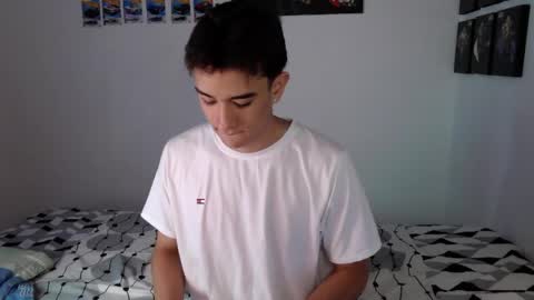 Snapshot of ryan_valentine17 chatting on 05-19-26, 07:53 ryan online show from 05-19-26, 07:53