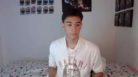 Snapshot of ryan_valentine17 chatting on 07-05-26, 08:05 ryan online show from 07-05-26, 08:05