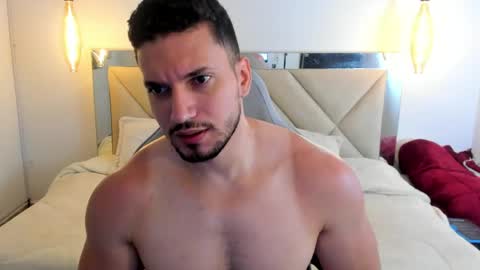 Snapshot of ryan_ward79 chatting on 05-08-26, 12:10 Ryan online show from 05-08-26, 12:10