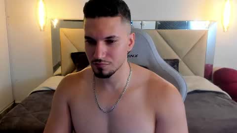 Snapshot of ryan_ward79 chatting on 06-12-26, 01:43 Ryan online show from 06-12-26, 01:43