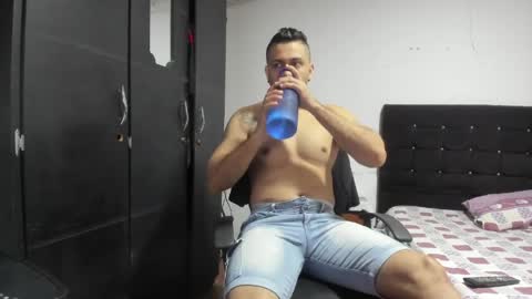 ryan_xc1 online show from 04-04-26, 02:32