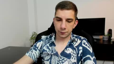 Snapshot of ryandusk chatting on 06-05-26, 08:03 Andrew C. online show from 06-05-26, 08:03