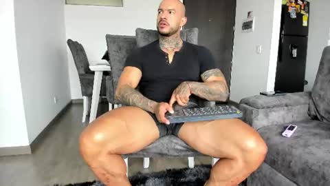 Snapshot of ryanjhonston chatting on 06-09-26, 04:40 Ryan online show from 06-09-26, 04:40