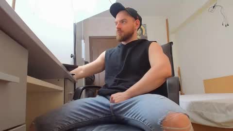 Snapshot of ryanstone_ chatting on 03-09-26, 06:06 Ryanstone online show from 03-09-26, 06:06