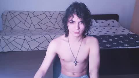 Snapshot of rylanstone chatting on 10-07-25, 08:06 Rylan online show from 10-07-25, 08:06