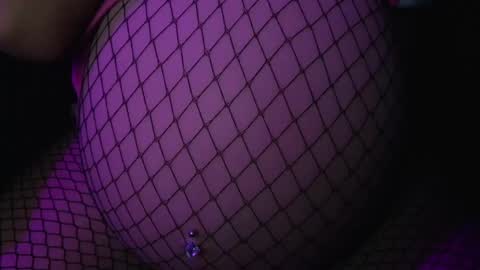 Snapshot of rynn_x chatting on 05-30-26, 07:16 SINGLE WIDOWED MOM online show from 05-30-26, 07:16