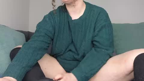 Snapshot of s_leanne_ chatting on 05-13-26, 11:33 Leanne online show from 05-13-26, 11:33